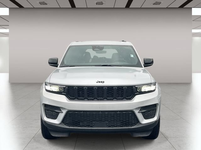 New 2025 Jeep Grand Cherokee Altitude AWD/4WD image 8