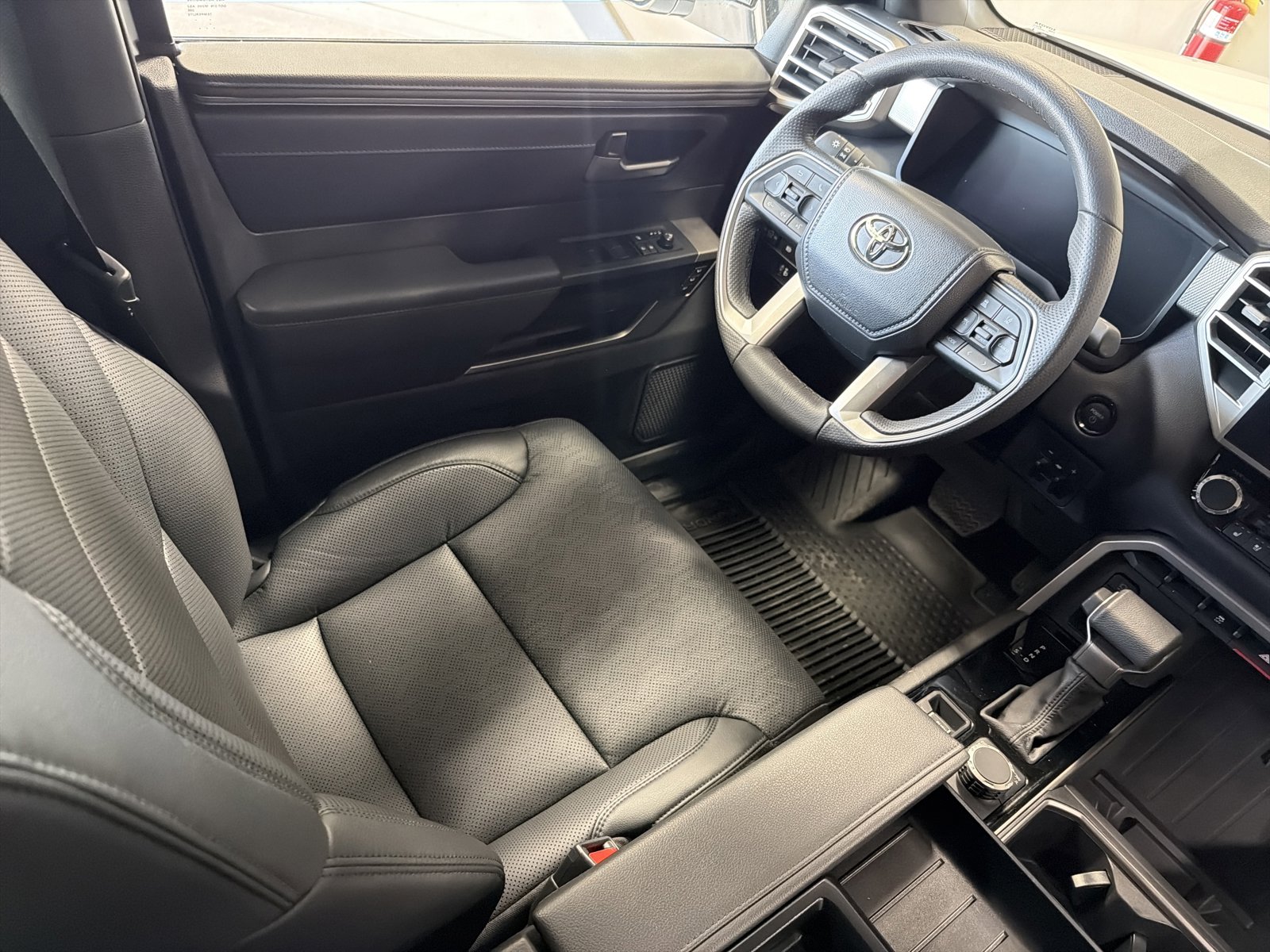 Used 2025 Toyota Tundra Limited image 13