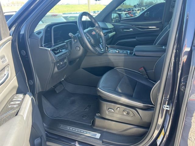 Used 2024 Cadillac Escalade Sport w/ Touring Package image 6