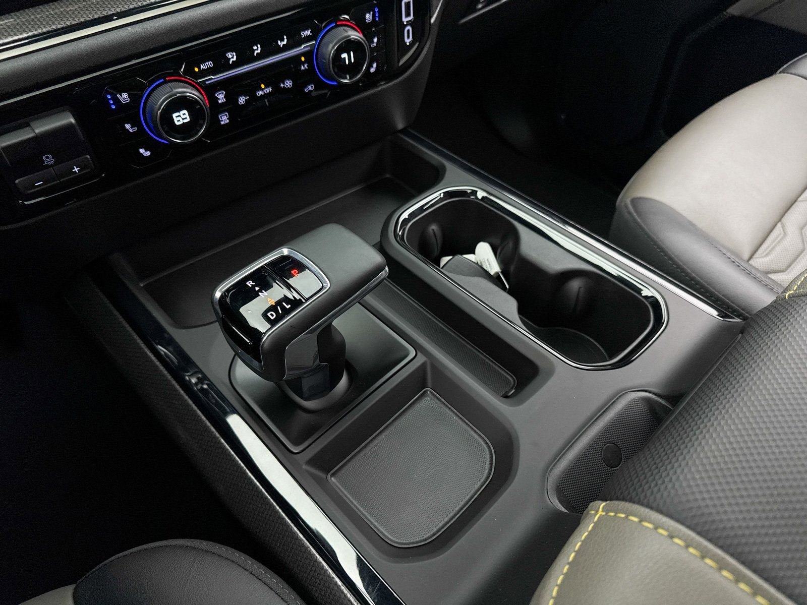 Used 2025 Chevrolet Silverado 1500 ZR2 w/ Technology Package image 41