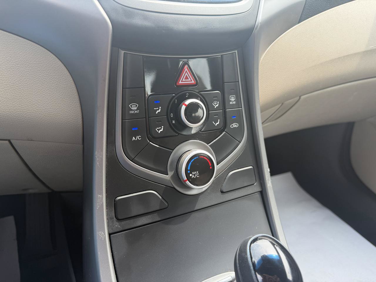 Used 2015 Hyundai Elantra SE w/ Option Group 02 FWD image 20