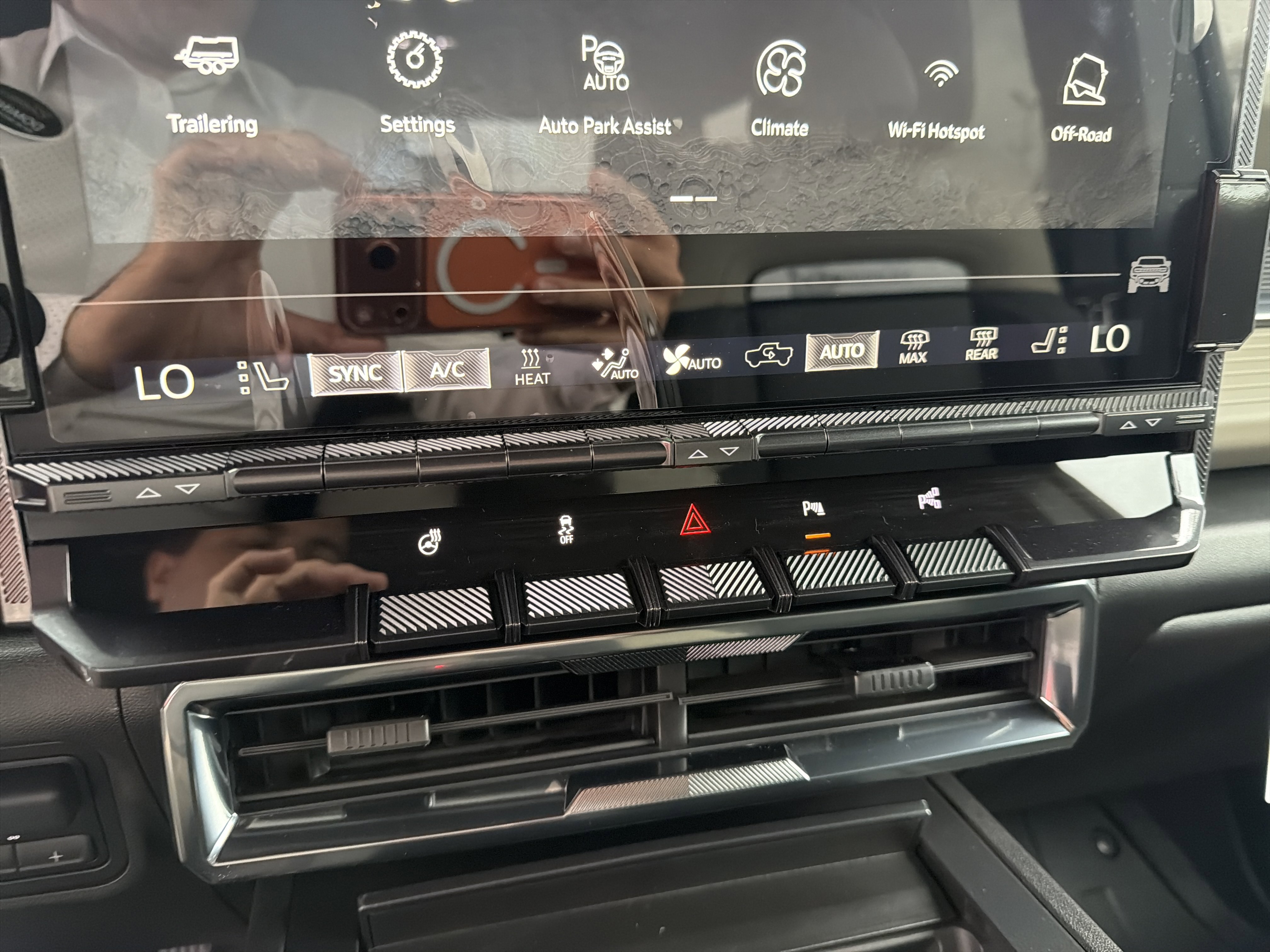 New 2026 GMC Hummer EV SUV image 17