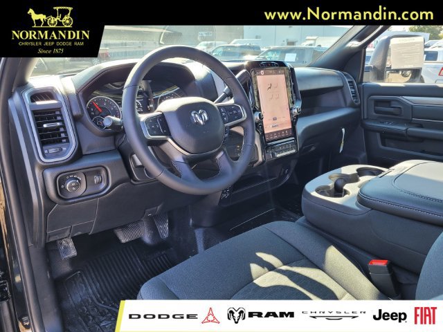 New 2025 RAM 5500 Tradesman w/ Safety Group AWD/4WD image 6