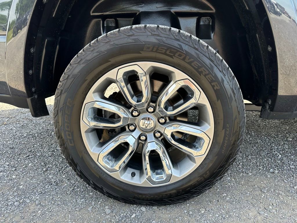 Used 2020 RAM 1500 Laramie w/ Sport Appearance Package AWD/4WD image 21