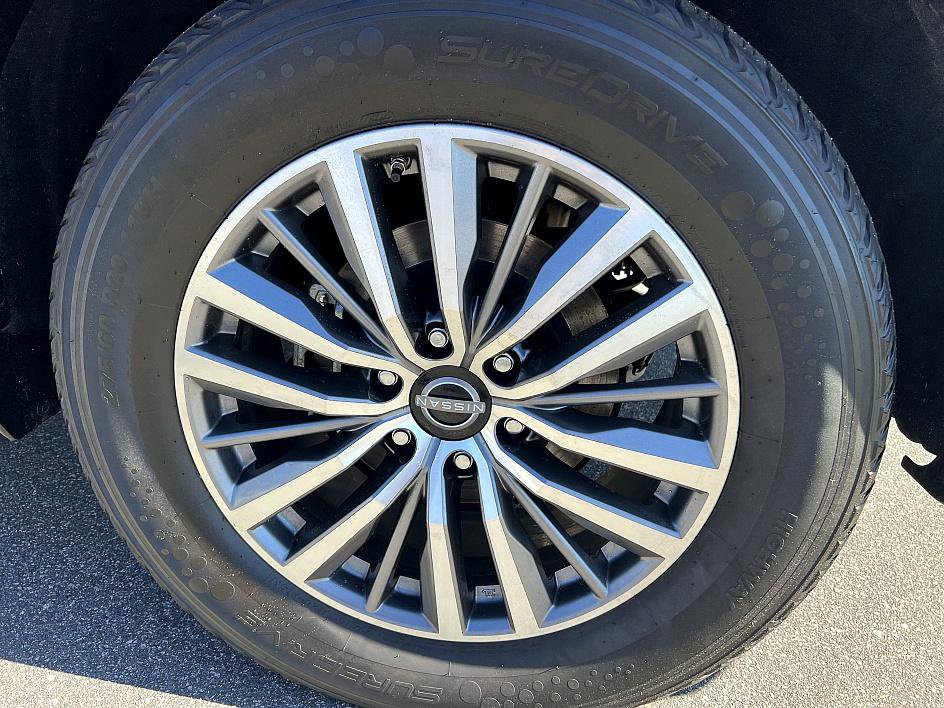 Certified 2024 Nissan Armada SL w/ Captain's Chairs Package image 10