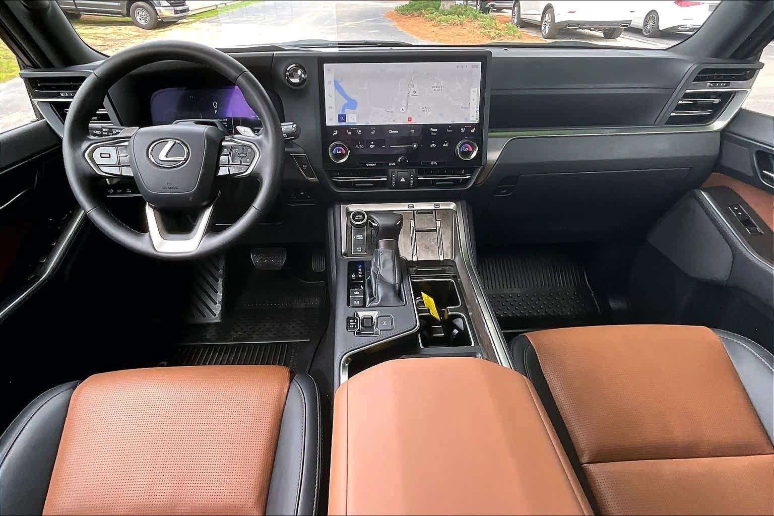 Used 2025 Lexus GX 550 w/ Accessory Package (2T) AWD/4WD image 16