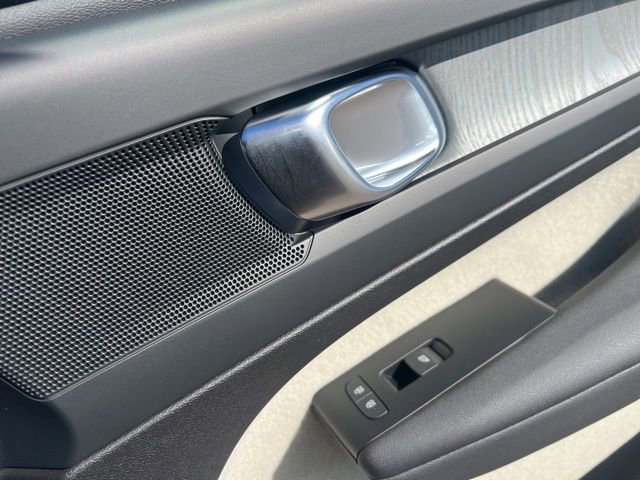 New 2026 Volvo XC40 B4 Plus w/ Protection Package FWD image 33