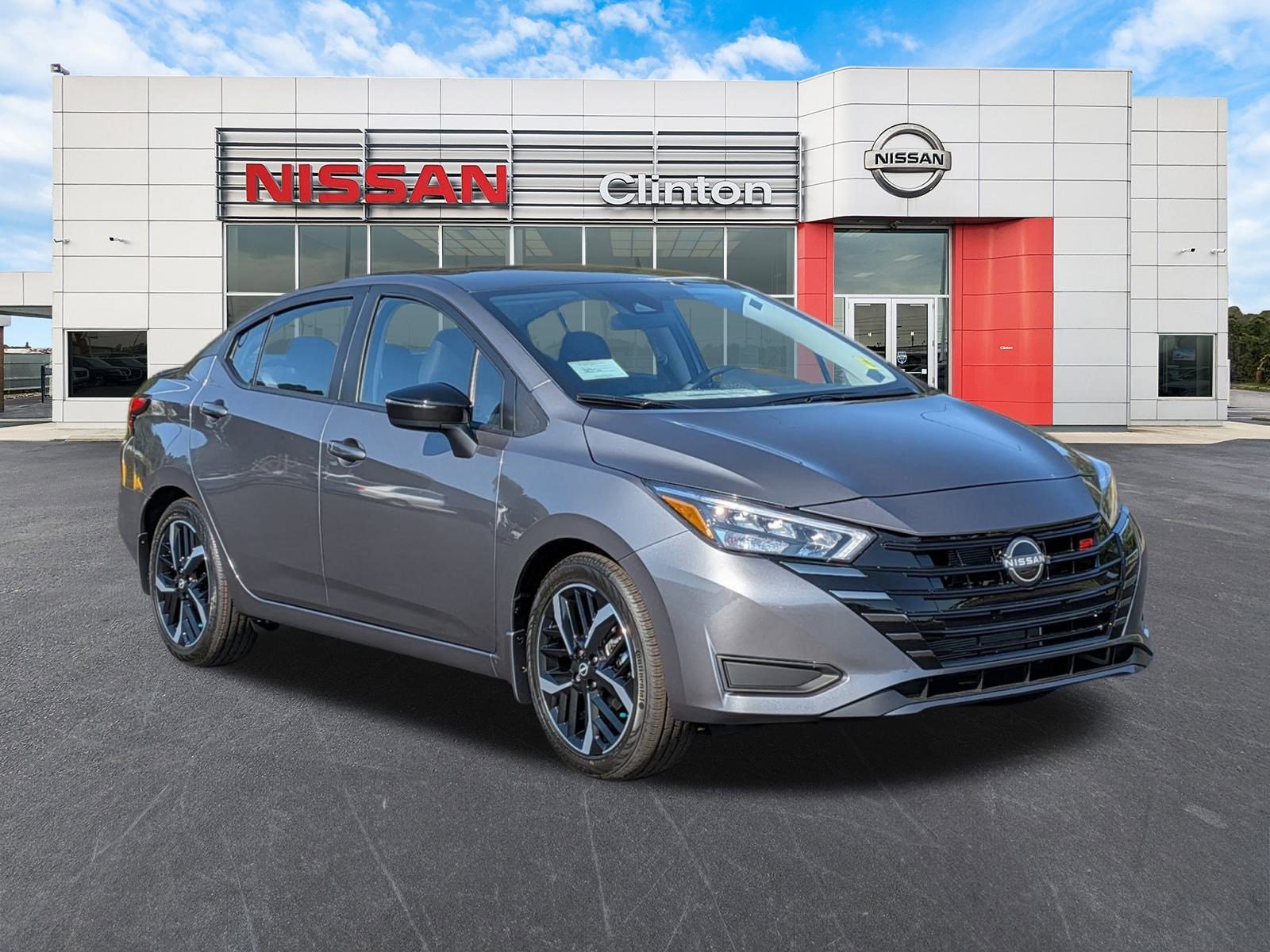 New 2025 Nissan Versa SR w/ Trunk Package FWD image 1