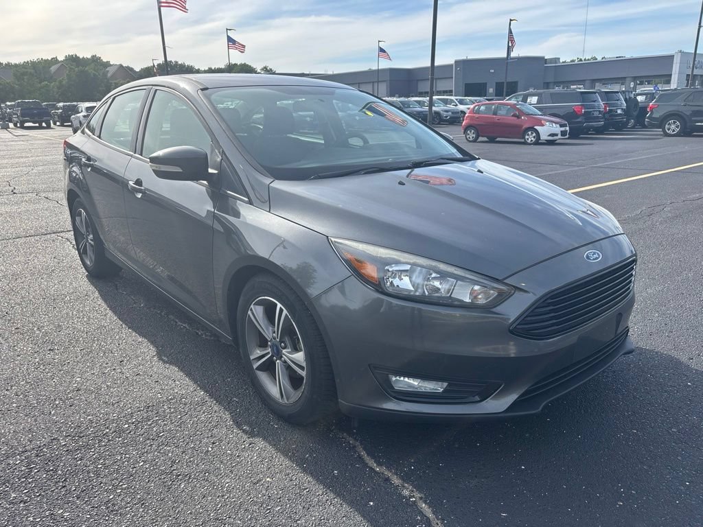 Used 2017 Ford Focus SE FWD image 3