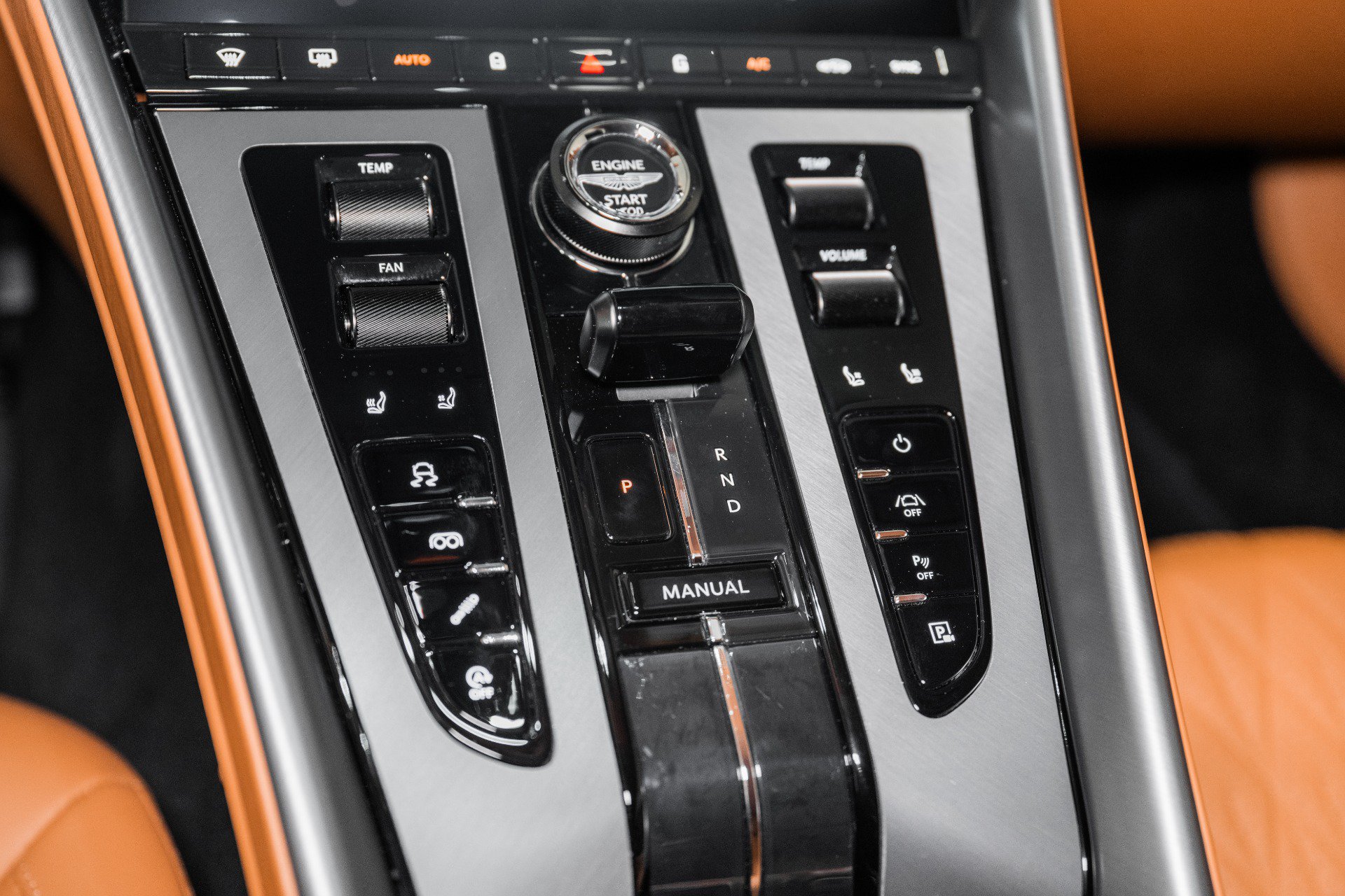 Used 2024 Aston Martin DB12 Coupe RWD image 27