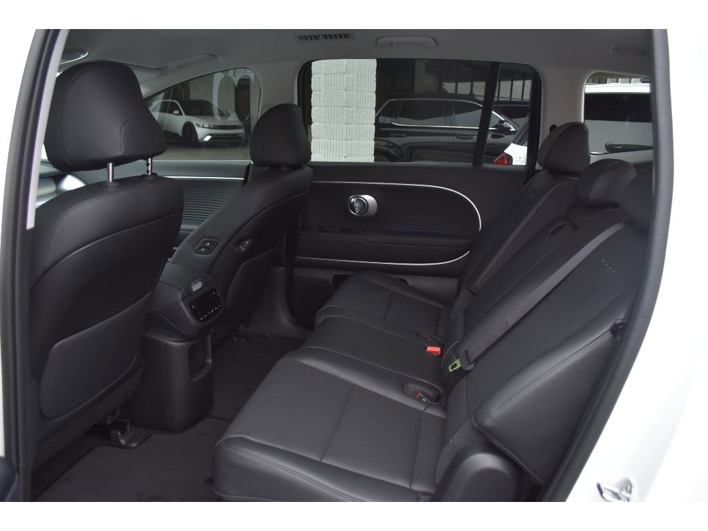 New 2026 Hyundai Ioniq 9 SEL image 11