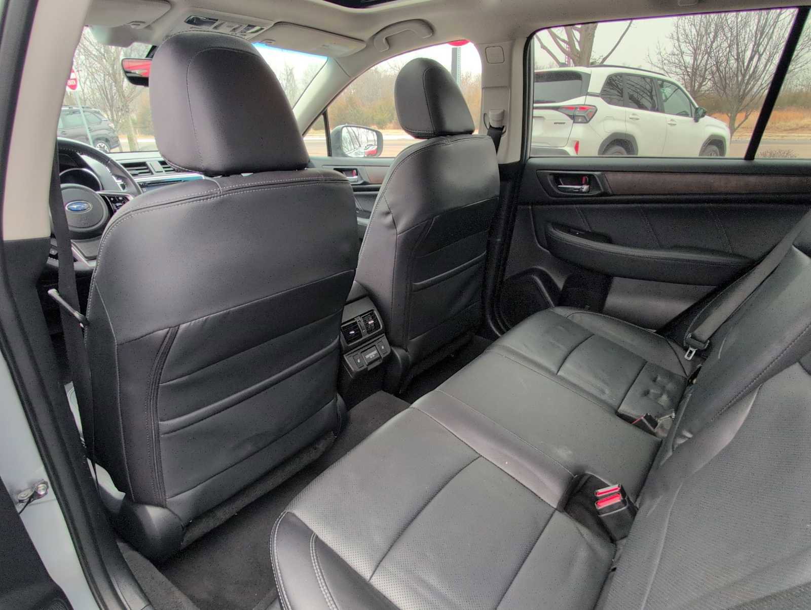 Used 2018 Subaru Outback 2.5i Limited image 17