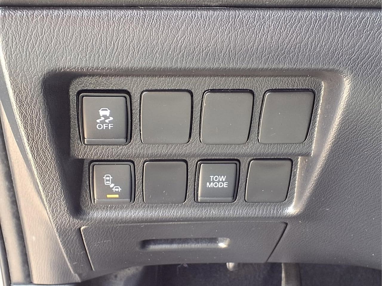 Used 2020 Nissan Pathfinder SV AWD/4WD image 16