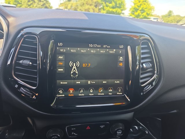 Used 2018 Jeep Compass Limited w/ Navigation Group AWD/4WD image 21