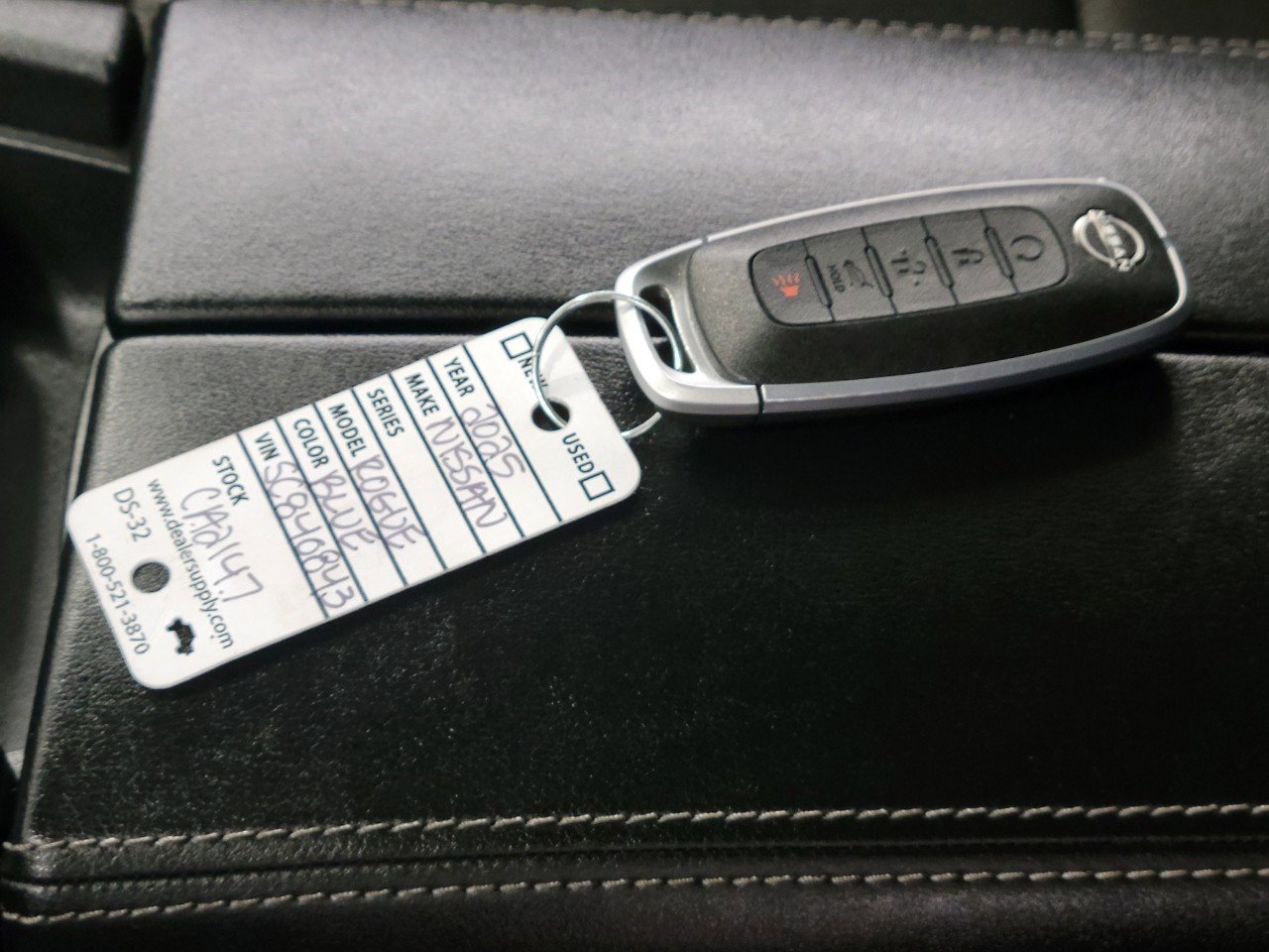 Used 2025 Nissan Rogue SV image 27