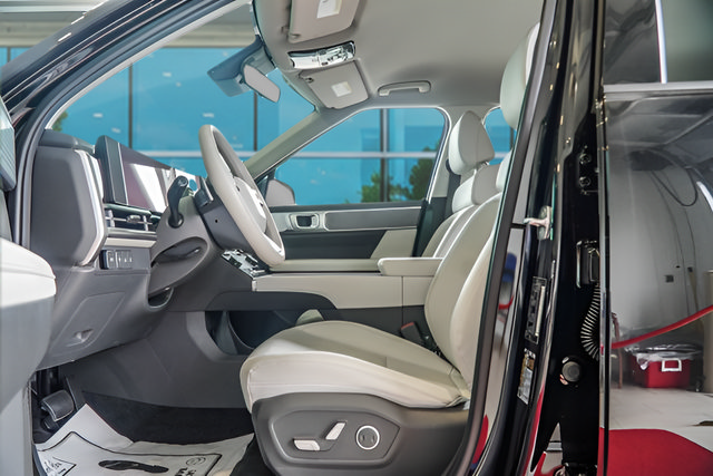 Certified 2025 Hyundai Santa Fe SEL FWD image 33