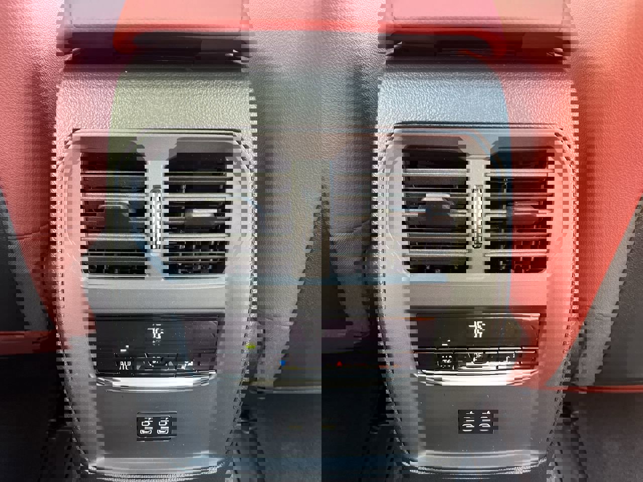 Used 2025 BMW i4 eDrive40 w/ Premium Package image 31