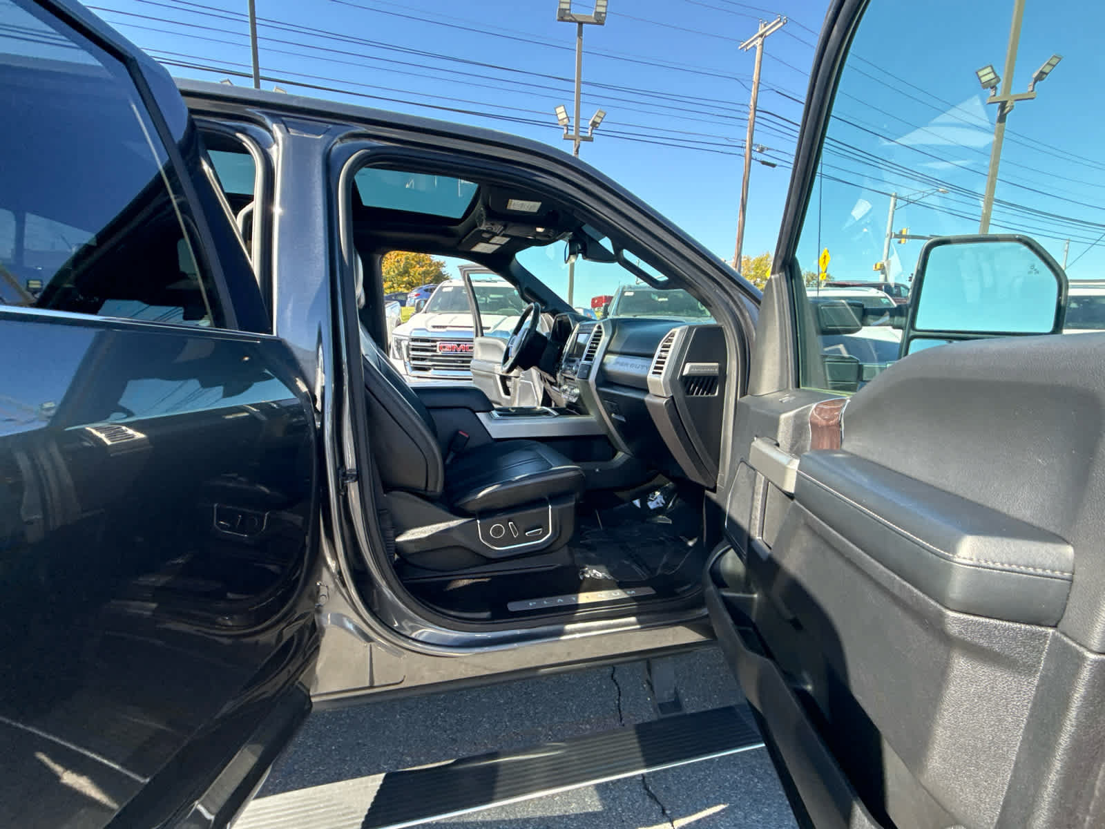 Used 2017 Ford F250 Platinum w/ Platinum Ultimate Package AWD/4WD image 52