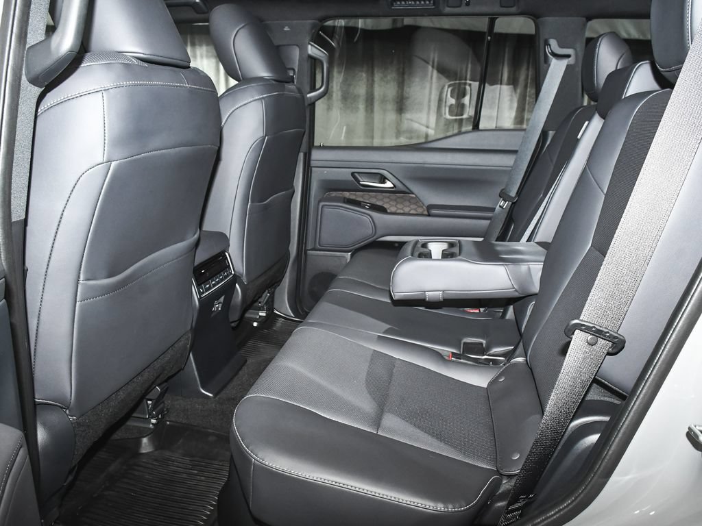 Used 2024 Lexus GX 550 w/ Accessory Package (Z1) AWD/4WD image 47