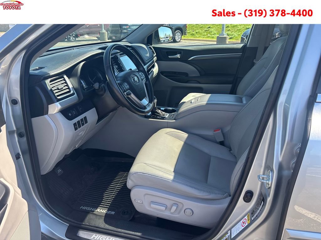 Certified 2018 Toyota Highlander Limited AWD/4WD image 10