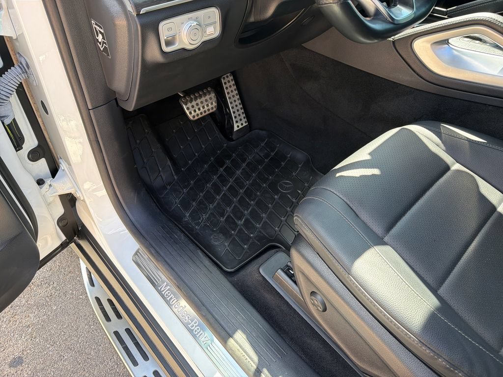 Used 2023 Mercedes-Benz GLS 450 4MATIC image 24
