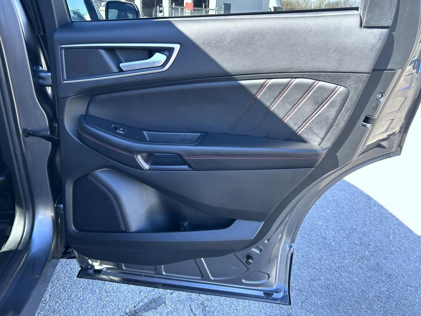 Used 2023 Ford Edge ST-Line image 18