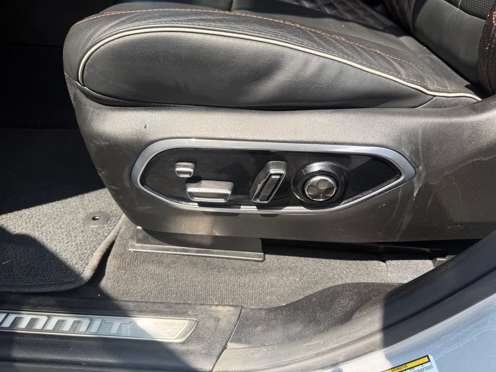 Used 2023 Jeep Grand Cherokee Summit AWD/4WD image 13