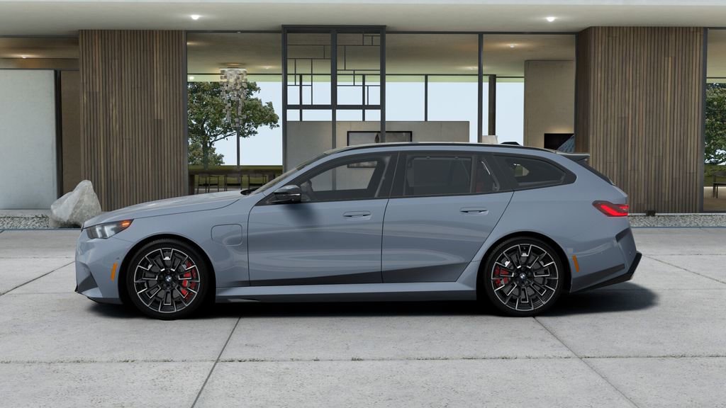 New 2027 BMW M5 Touring AWD/4WD image 4
