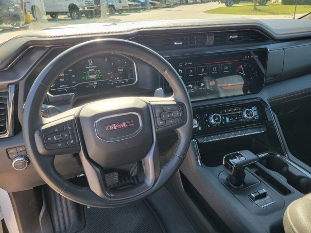 Used 2023 GMC Sierra 1500 AT4 w/ AT4 Premium Package AWD/4WD image 16