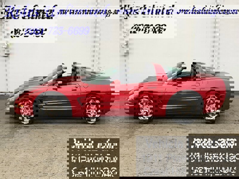 Used 2004 Chevrolet Corvette Coupe w/ Roof Package RWD image 2