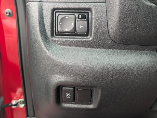 Used 2015 Nissan Versa Note SV FWD image 19