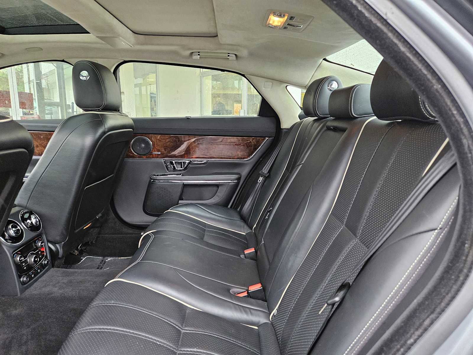 Used 2015 Jaguar XJ L Portfolio image 36