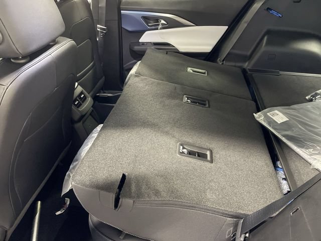New 2026 Chevrolet Equinox EV LT AWD/4WD image 24