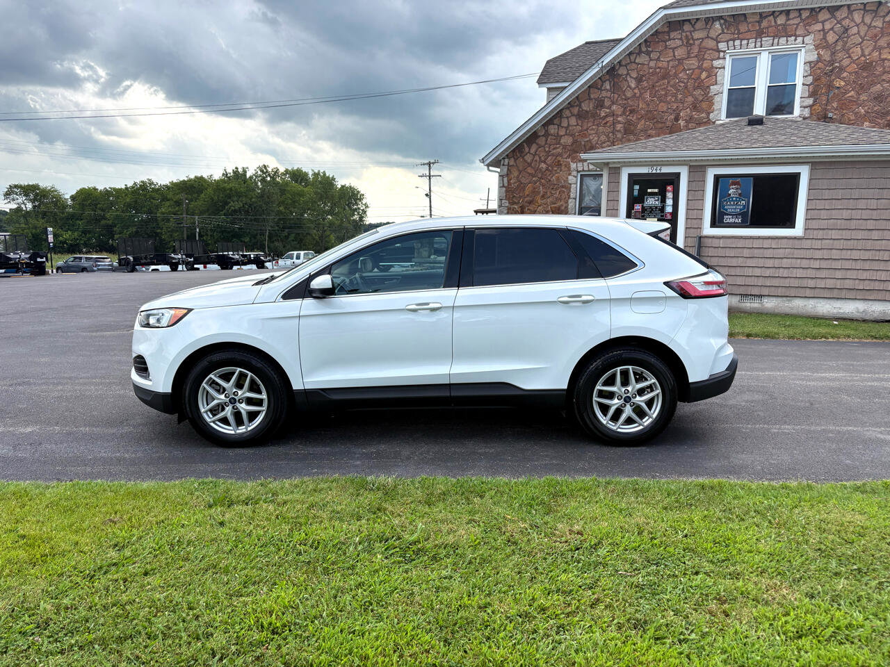 Used 2021 Ford Edge SEL w/ Convenience Package image 2