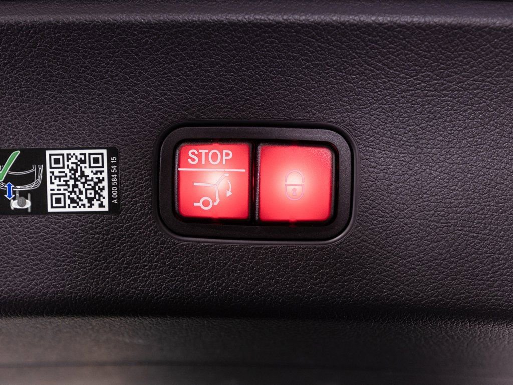 Used 2025 Mercedes-Benz GLC 63 AMG S w/ Driver Assistance Package image 31