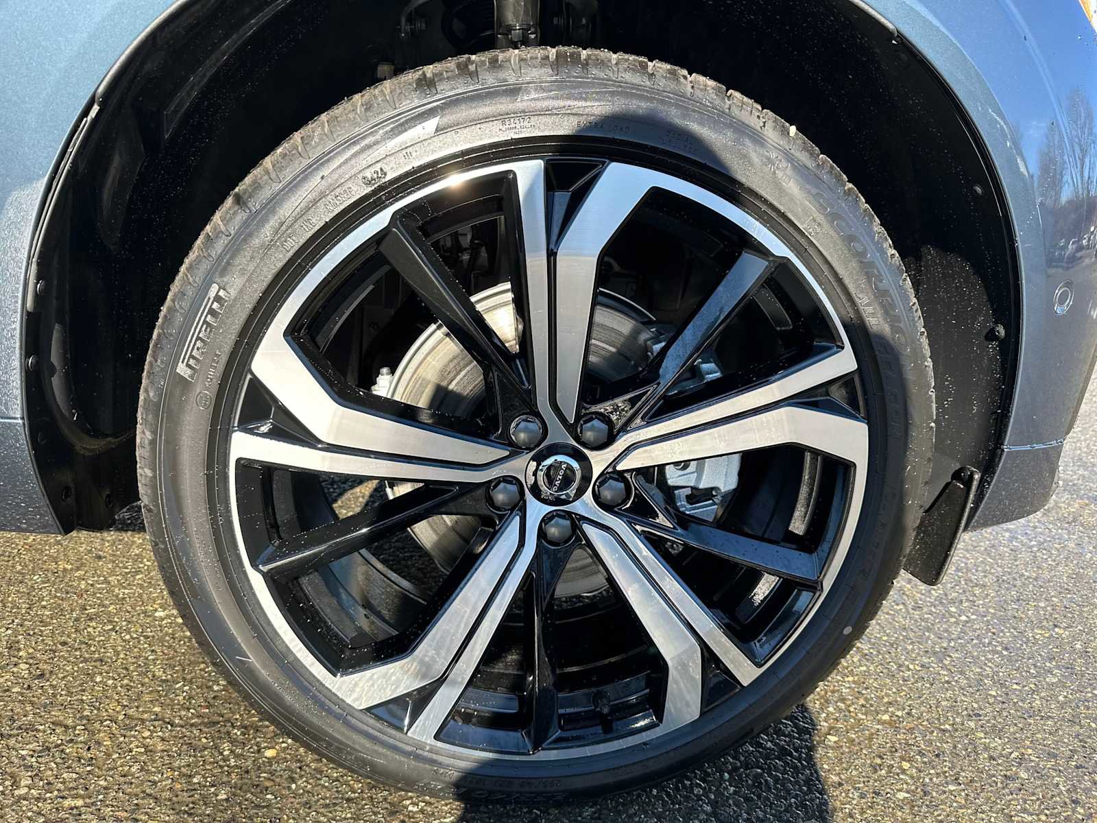 Used 2025 Volvo XC60 B5 Ultra w/ Protection Package Premier image 9