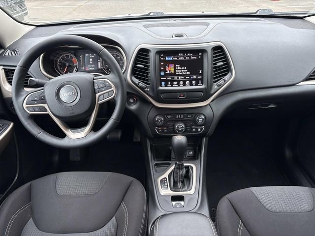 Used 2017 Jeep Cherokee Latitude w/ Comfort/Convenience Group image 15