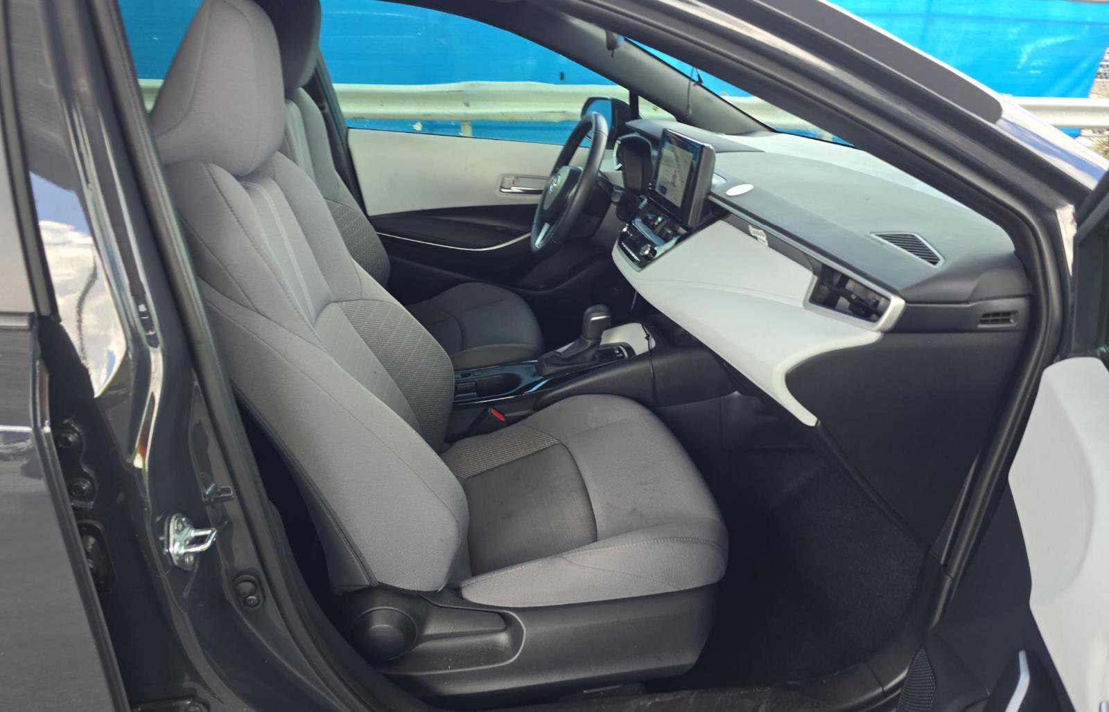 Used 2025 Toyota Corolla SE image 8