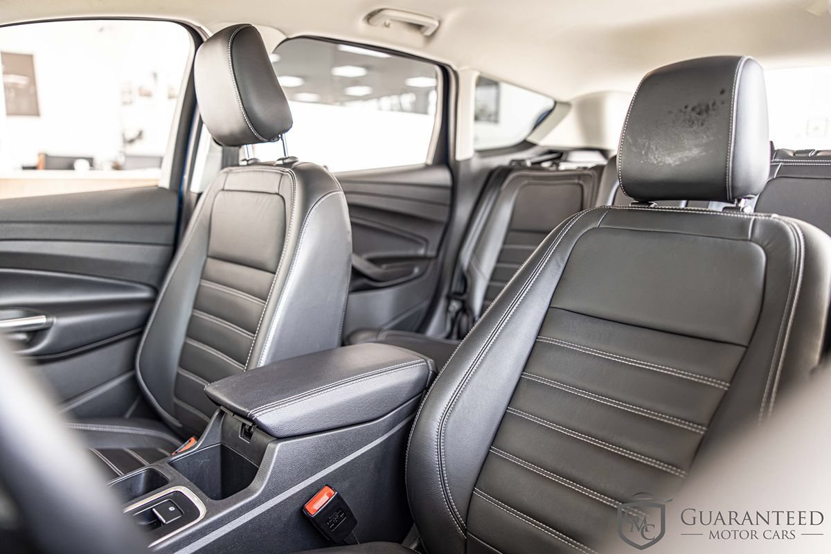 Used 2019 Ford Escape Titanium w/ U9j03 - Titanium Tow Package AWD/4WD image 19