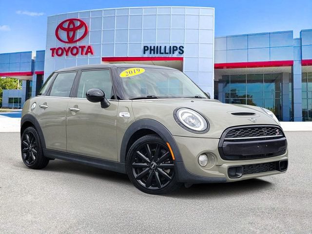 Used 2019 MINI Cooper S w/ Premium Package FWD image 1