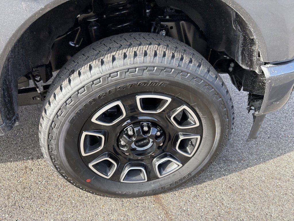 New 2026 Ford F350 Platinum image 15