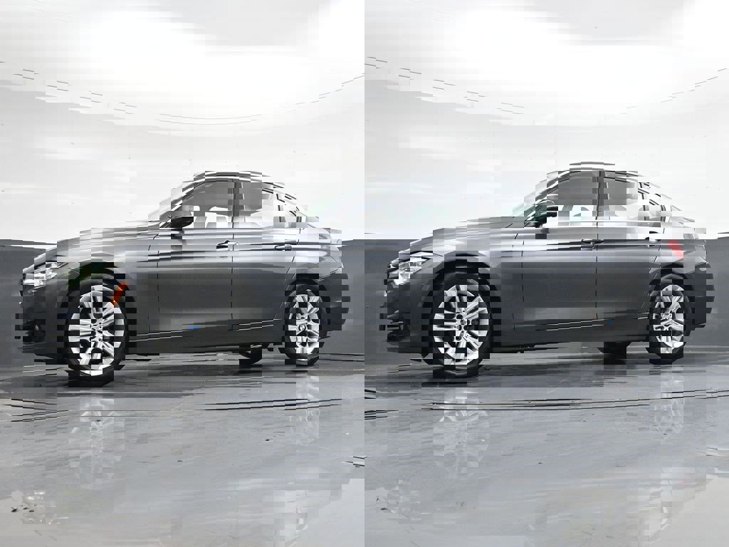 Used 2018 BMW 330i xDrive Sedan w/ Convenience Package image 35