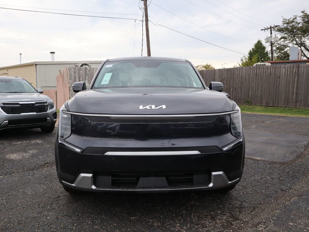 New 2026 Kia EV9 Light RWD image 2