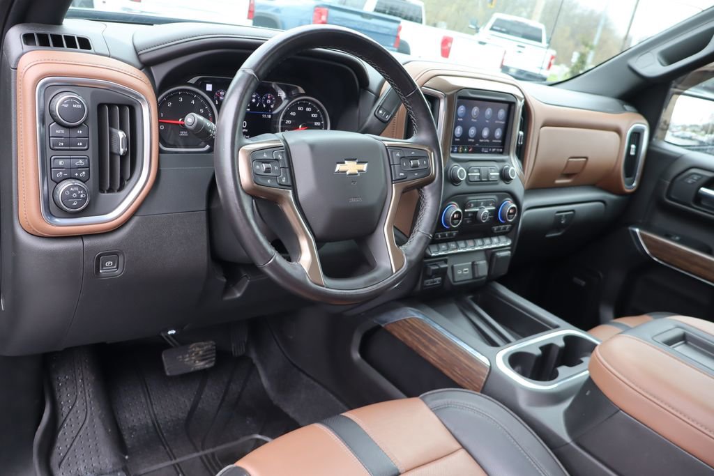 Used 2022 Chevrolet Silverado 1500 High Country w/ LPO, Dark Essentials Package image 5