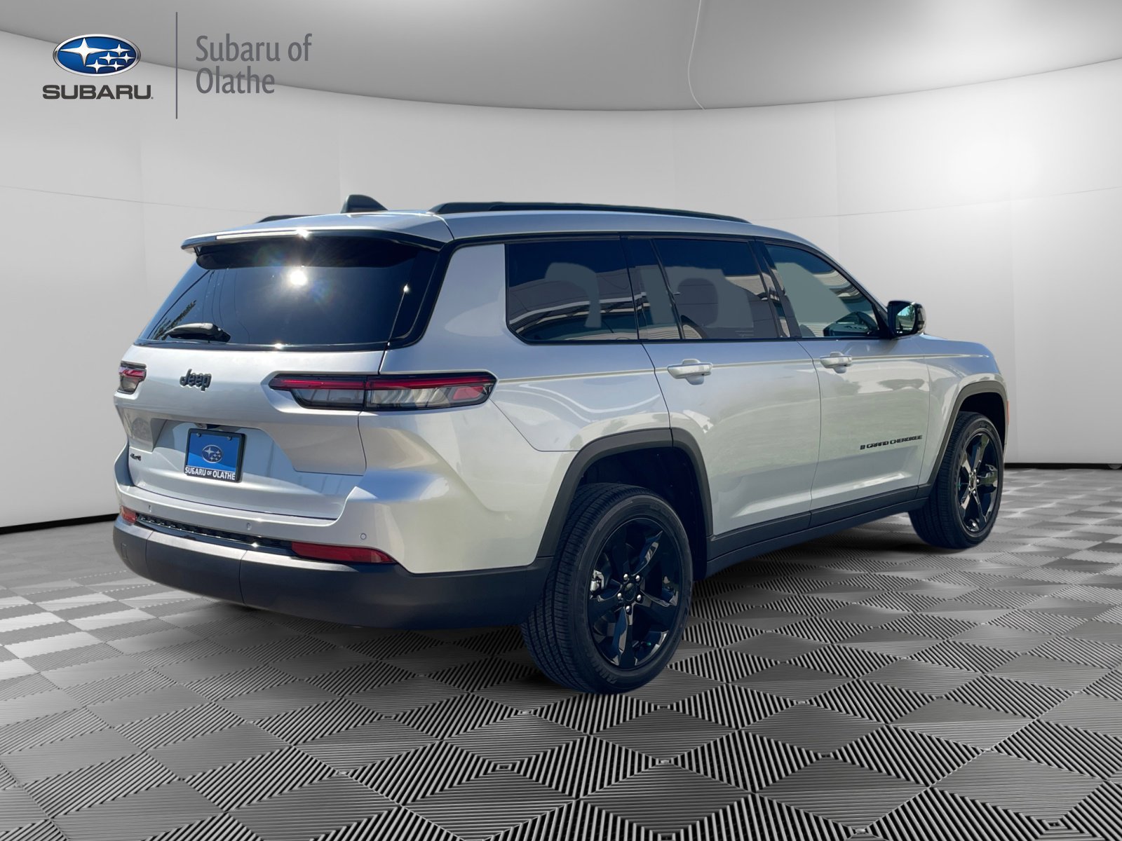 Used 2025 Jeep Grand Cherokee L Altitude image 11