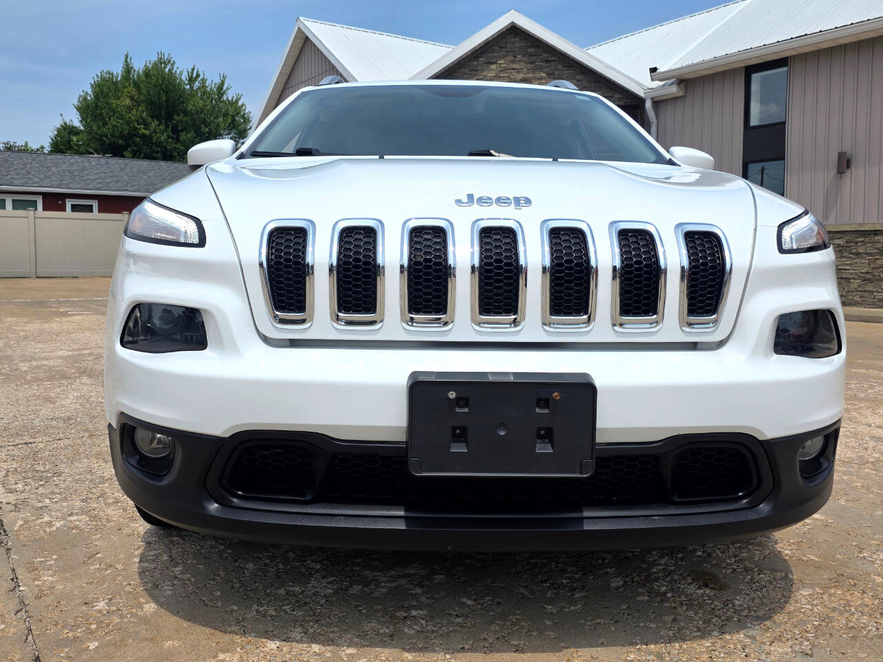 Used 2018 Jeep Cherokee Latitude Plus image 26