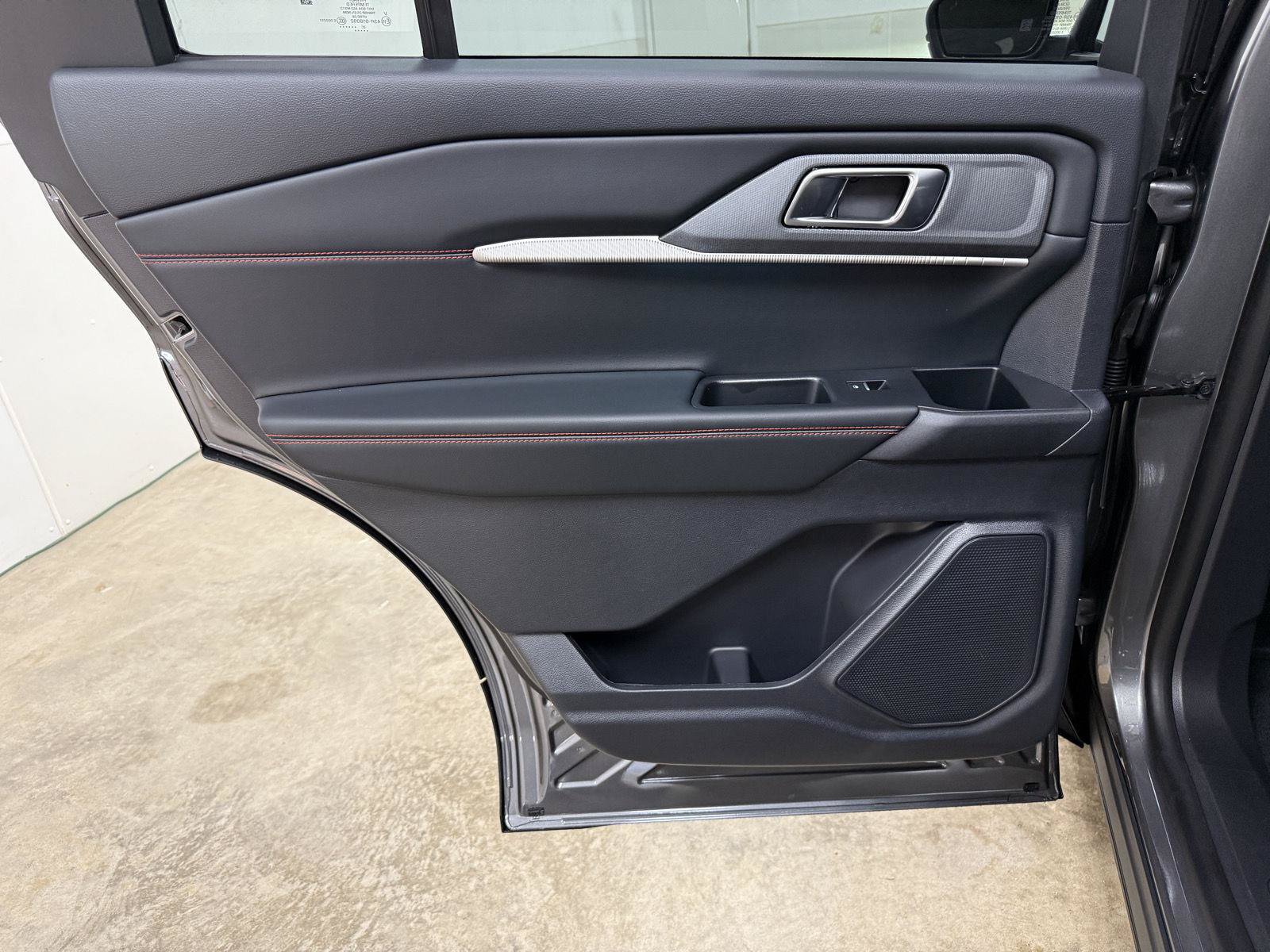 New 2026 Ford Explorer ST-Line w/ ST-Line Street Pack AWD/4WD image 23
