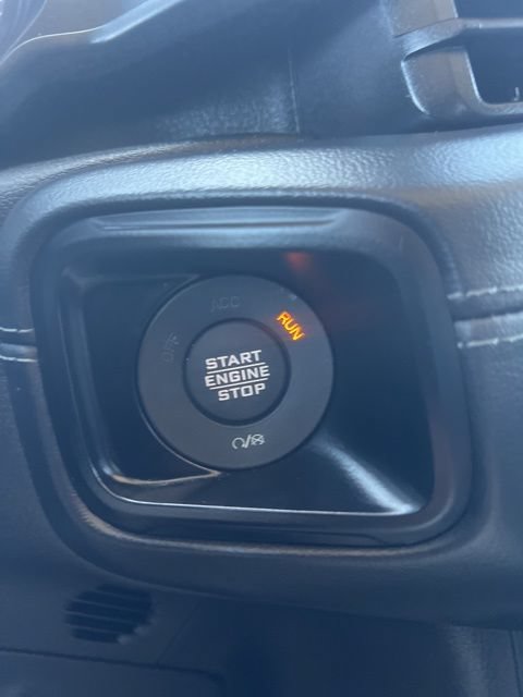 Used 2025 Jeep Wrangler Unlimited Sahara AWD/4WD image 19