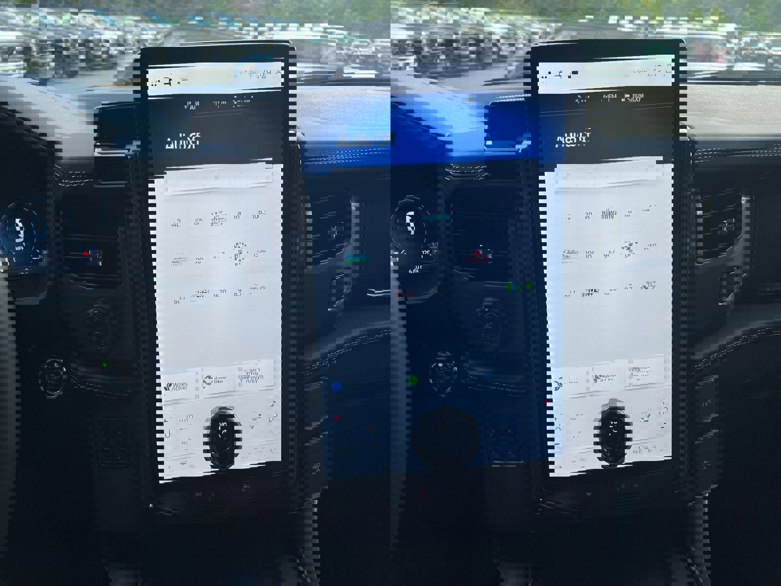 New 2025 Ford F150 Lightning Platinum image 31