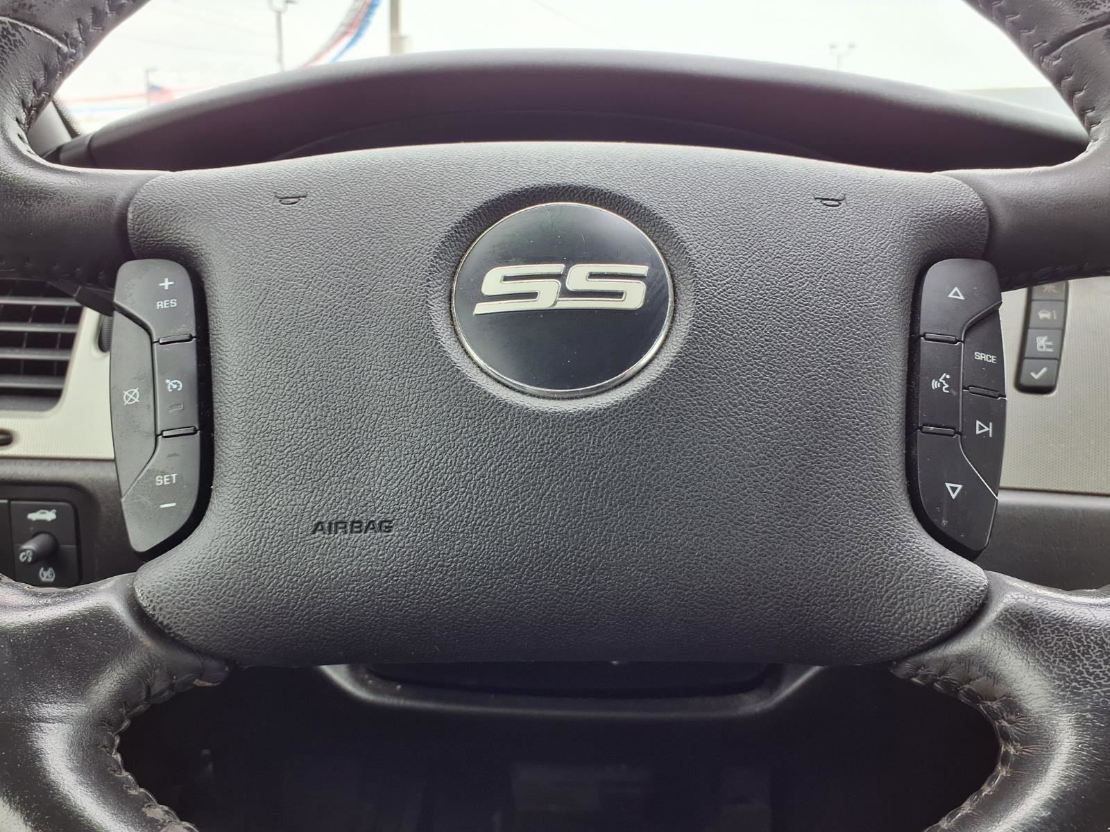 Used 2007 Chevrolet Monte Carlo SS w/ Silver Rally Stripe Package image 11